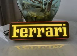 Enseigne lumineuse « Ferrari »
